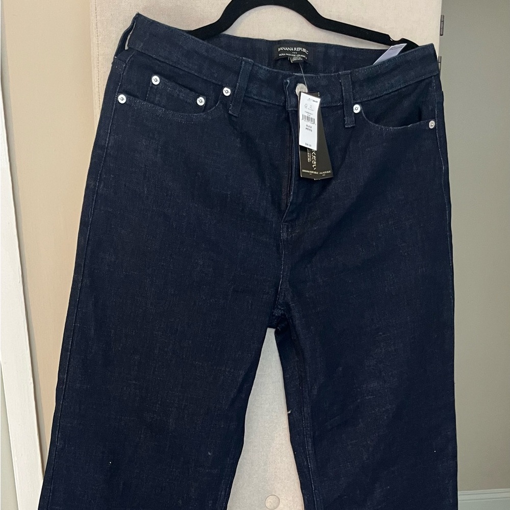 NWT Banana Republic Ultra High Rise straight Leg in rinse